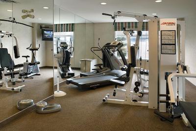 هیلتون گاردن این کالگاری آیرپرت