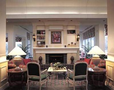 هیلتون گاردن این کالگاری آیرپرت