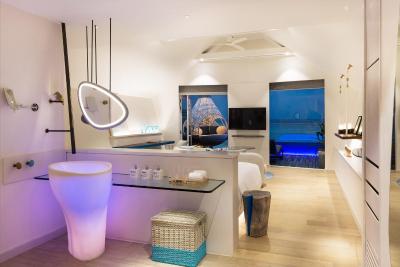 لوکس* ساوت آری آتول