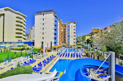 کلوب بیگ بلو سویت هتل