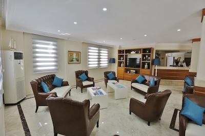 کلوب بیگ بلو سویت هتل