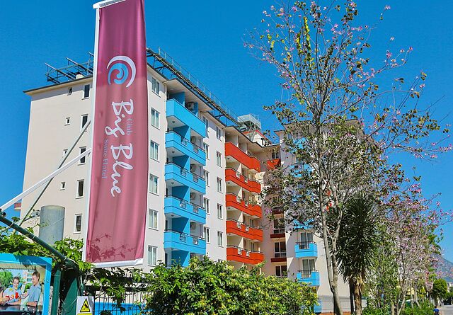 کلوب بیگ بلو سویت هتل
