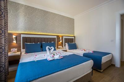 کلوب بیگ بلو سویت هتل