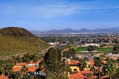 پوینت هیلتون تاپاتیو کلیفز ریزرت