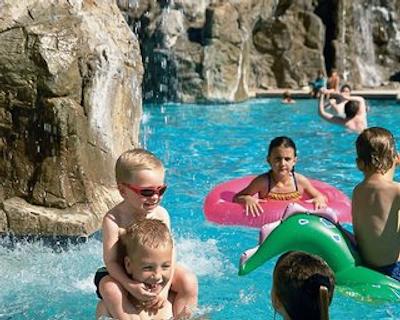 پوینت هیلتون تاپاتیو کلیفز ریزرت