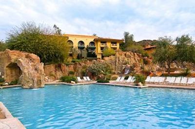 پوینت هیلتون تاپاتیو کلیفز ریزرت