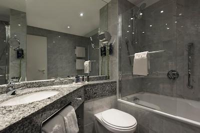 رادیسن بلو هتل هال-مرسبورگ