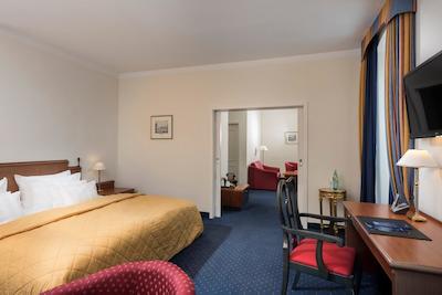 رادیسن بلو هتل هال-مرسبورگ