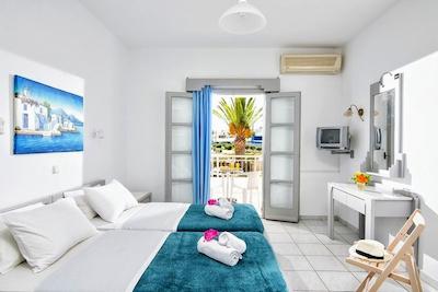 ایفیجنیا اپارتمنتز