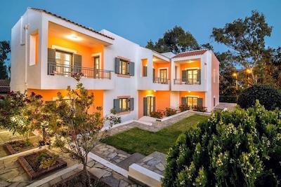 ایفیجنیا اپارتمنتز