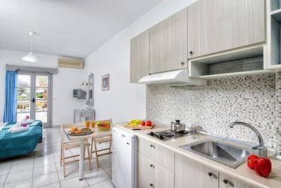 ایفیجنیا اپارتمنتز