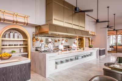 والدورف آستریا بانکوک