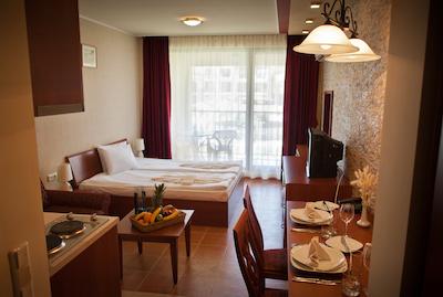 گرین لیف بیچ ریزرت سُزپل