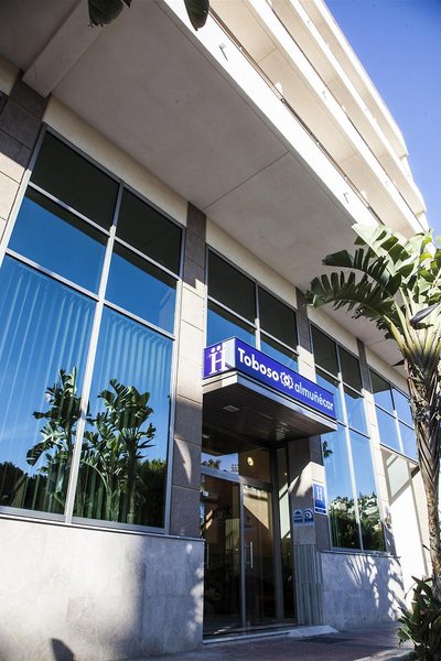 تبسُ آلمونکار