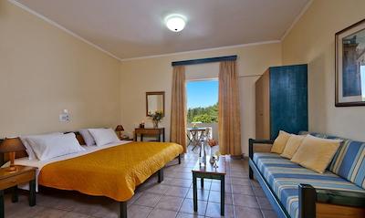 اینیا هتل اند سویتز