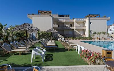 اینیا هتل اند سویتز