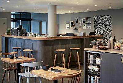 بلد هتل مونچن جیسینگ