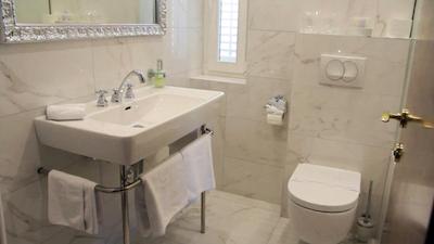 دیکلتیان هریتاج هتل