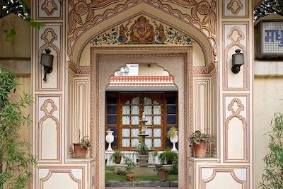 هتل مادهوبان