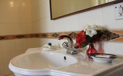 هتل مادهوبان