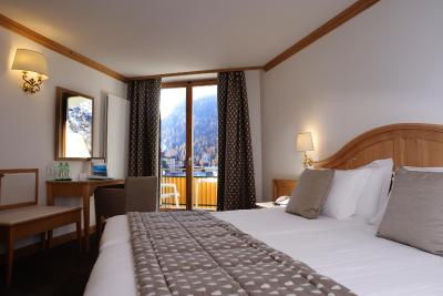 هتل سهویزرهف پنترسینا