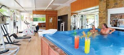 ماجیک ویلا بنیدرم