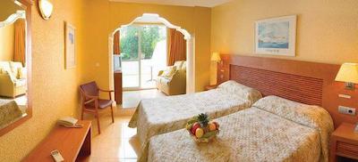 ماجیک ویلا بنیدرم