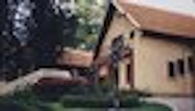 دانه دوی بلو واتر هتل