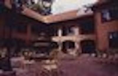 دانه دوی بلو واتر هتل