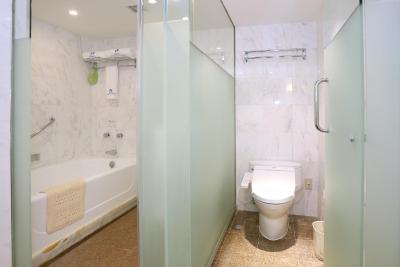 اوکورا گاردن