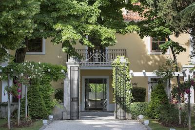 فالکنستینر هتل ادریانا