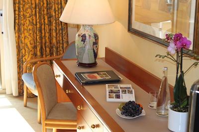 ریال پلازا منتروکس اند اسپا