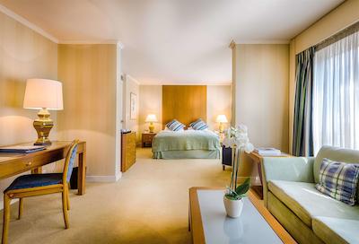 ریال پلازا منتروکس اند اسپا