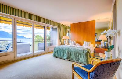 ریال پلازا منتروکس اند اسپا