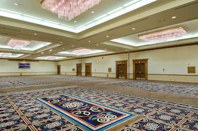 هیلتون انچراج