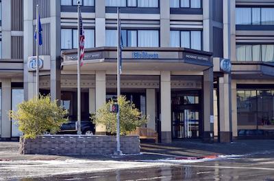 هیلتون انچراج