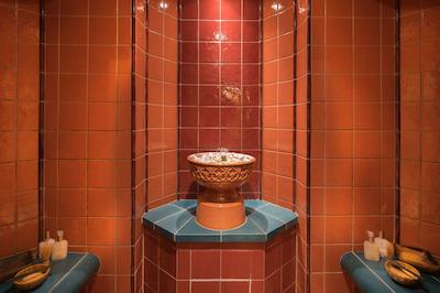 بست وسترن پرمیر کاستانیا ریزرت هتل