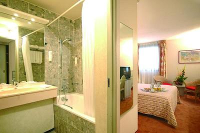 هتل مرکور بردیوکس سنتر گار ساینت-جین