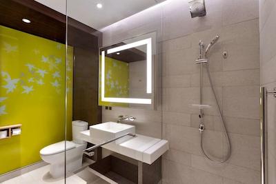 هیلتون گاردن این شنزهن باان