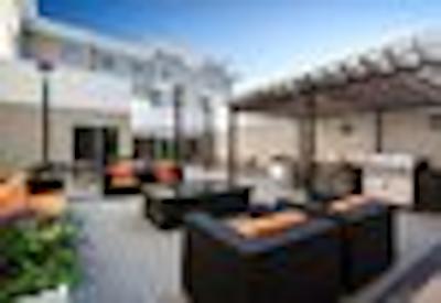 هموود سویتز بای هیلتون وینیپگ آیرپرت-پلو پارک