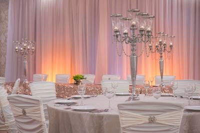 هموود سویتز بای هیلتون وینیپگ آیرپرت-پلو پارک