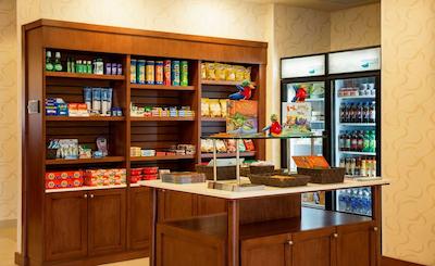 هموود سویتز بای هیلتون وینیپگ آیرپرت-پلو پارک