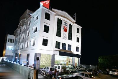 کارن هتلز-لاجی پیات ناگار