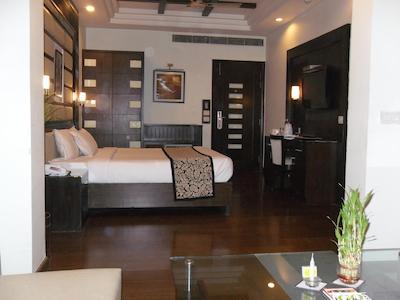 کارن هتلز-لاجی پیات ناگار