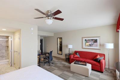 هموود سویتز بای هیلتون ناشویل واندربیلت