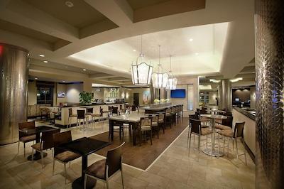 هموود سویتز بای هیلتون ناشویل واندربیلت