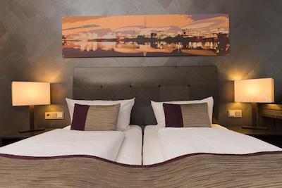 وایندهام دویسبورجر هف هتل