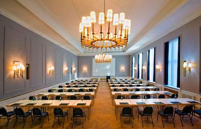 وایندهام دویسبورجر هف هتل