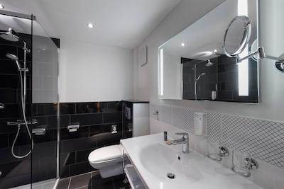 وایندهام دویسبورجر هف هتل