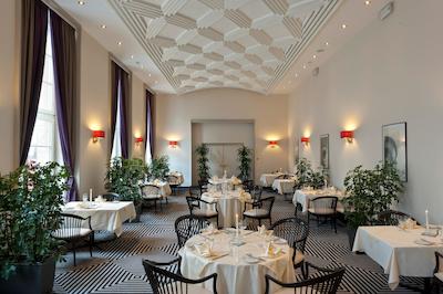 وایندهام دویسبورجر هف هتل